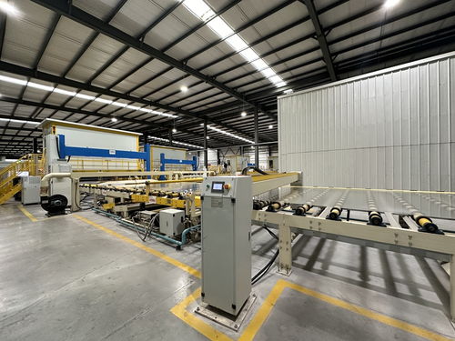 千年鹽都 華麗轉型 生產全球最大最薄的光伏玻璃產品